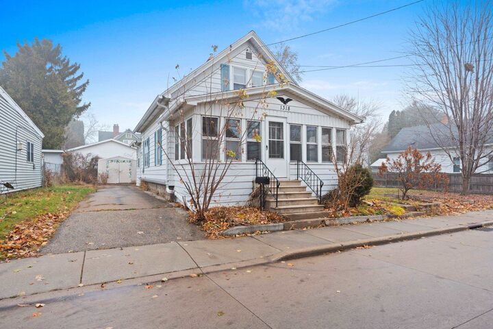 1318 Babbitz Avenue  Oshkosh WI 54901-5302 photo