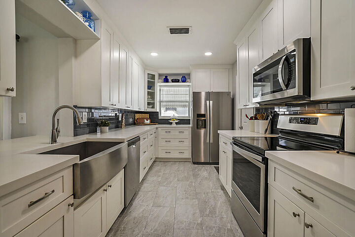 Property Photo:  812 SW 5th Avenue  FL 33426 