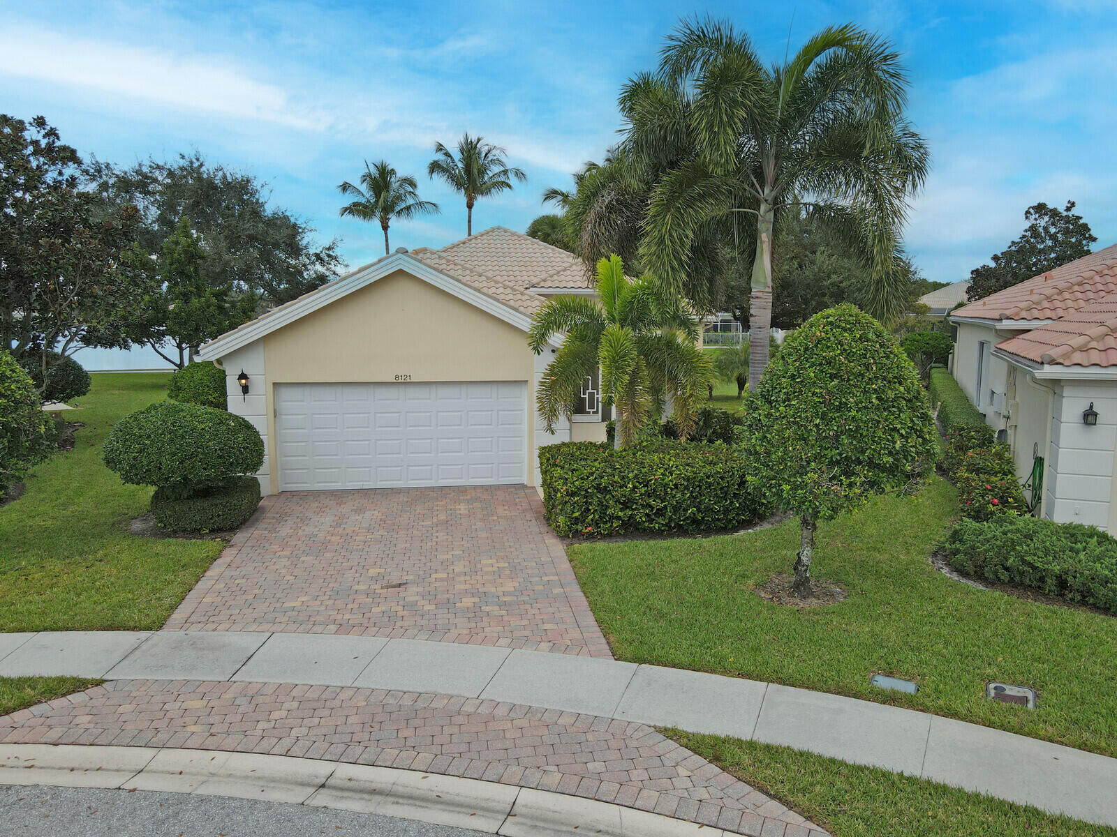 Property Photo:  8121 Jolly Harbour Court  FL 33414 