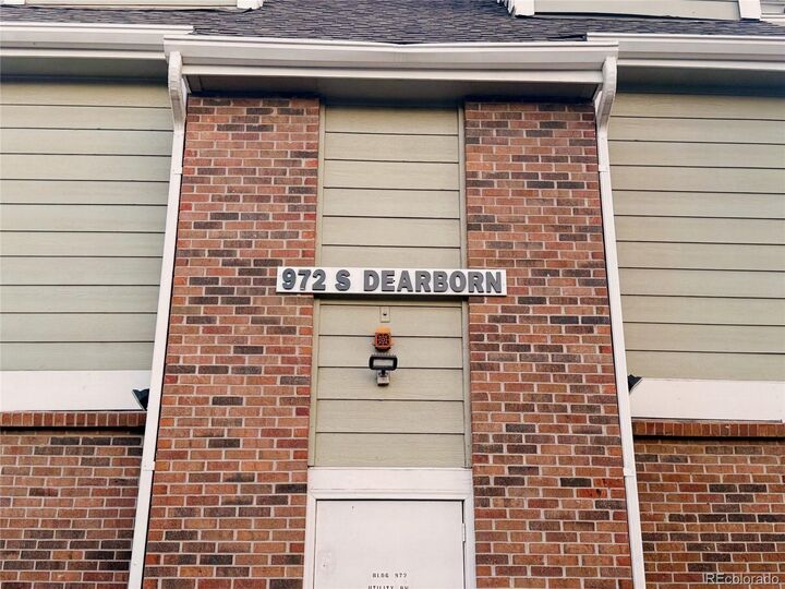 Property Photo: 972 S Dearborn Way 17 CO 80012
