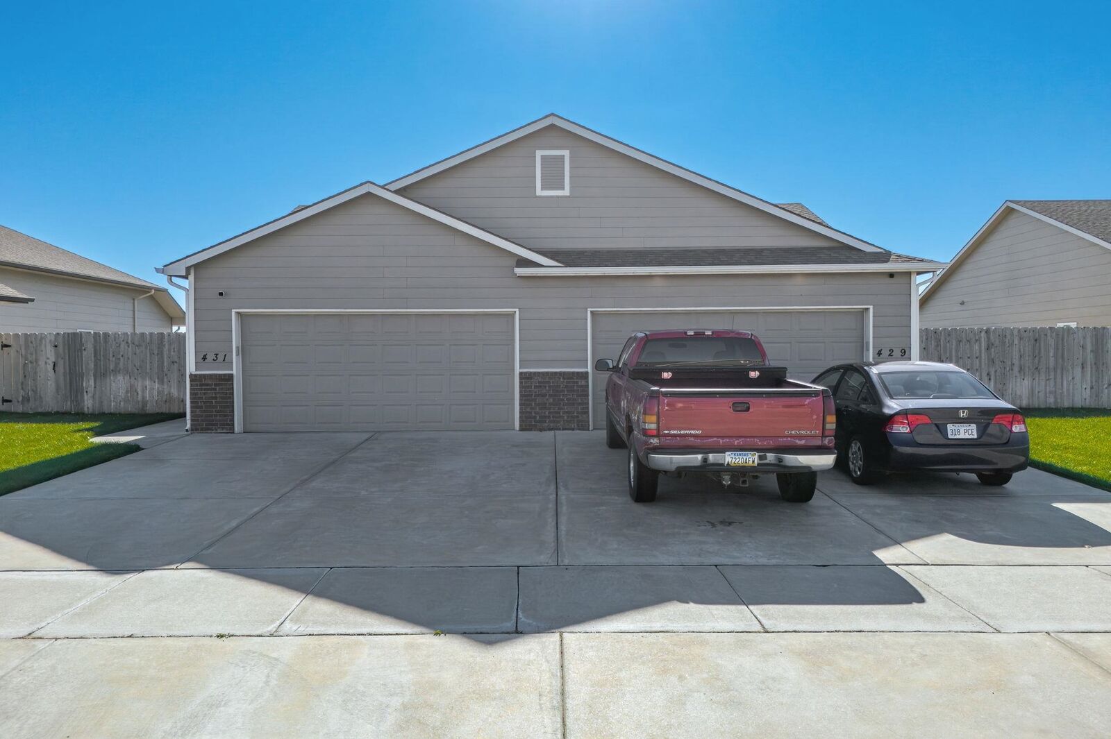 Property Photo: 429 S Longbranch Dr KS 67101-7019