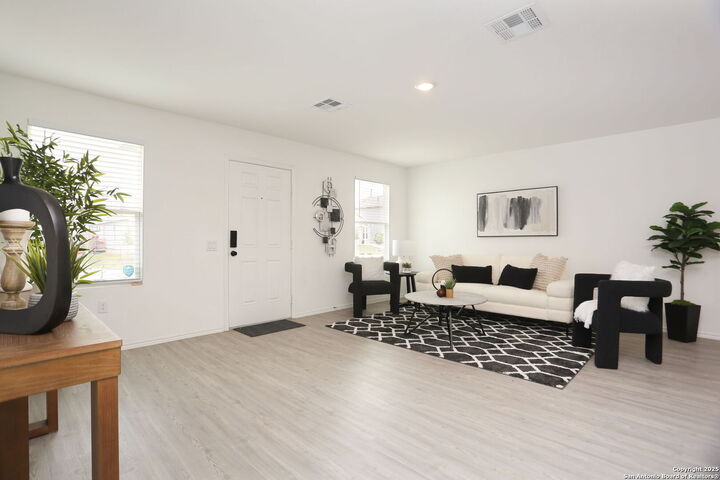 Property Photo: 9454 Tarbutton Trail TX 78211