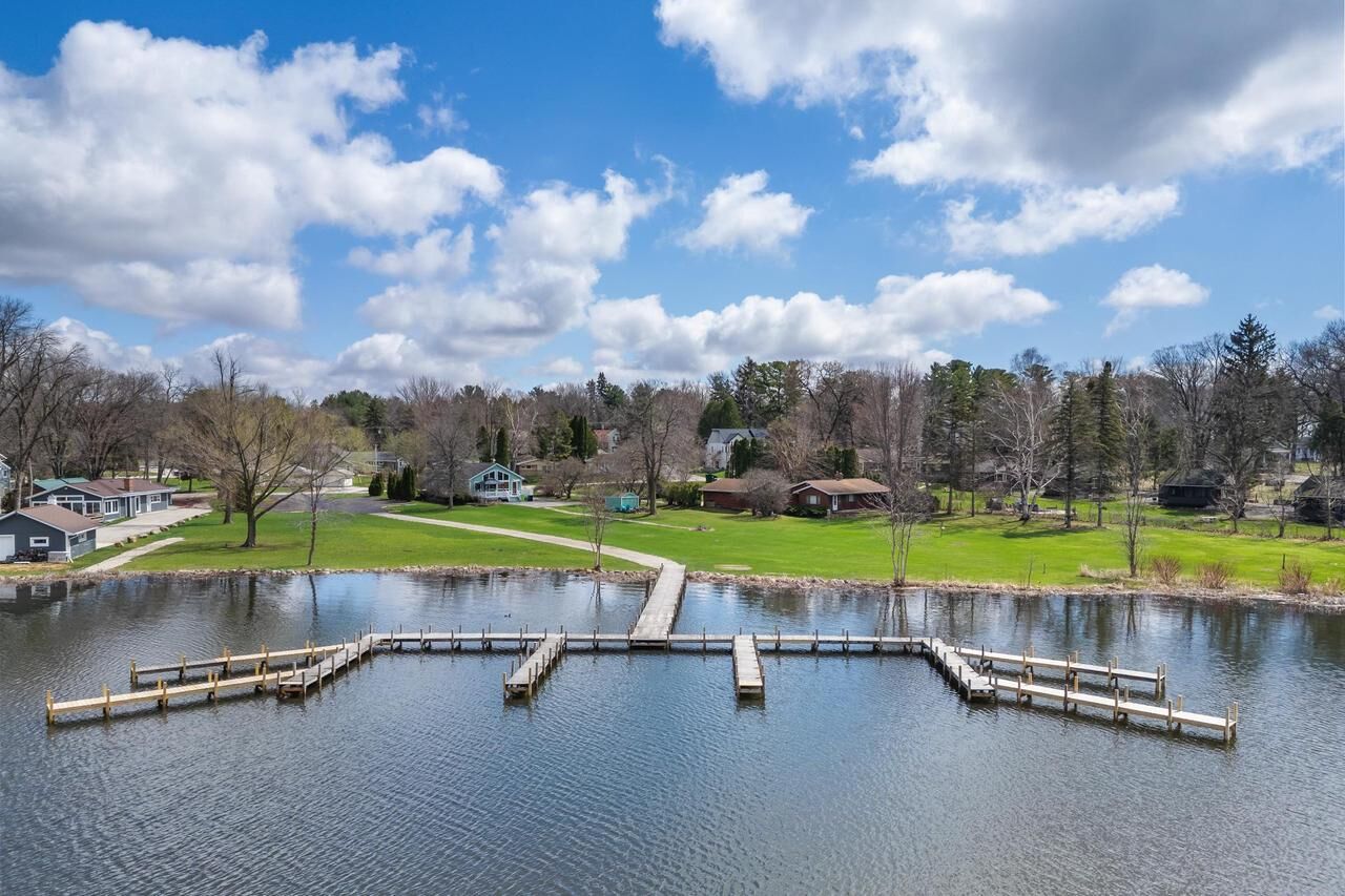 Property Photo:  413 Strauss Unit 4 Avenue  WI 54941 