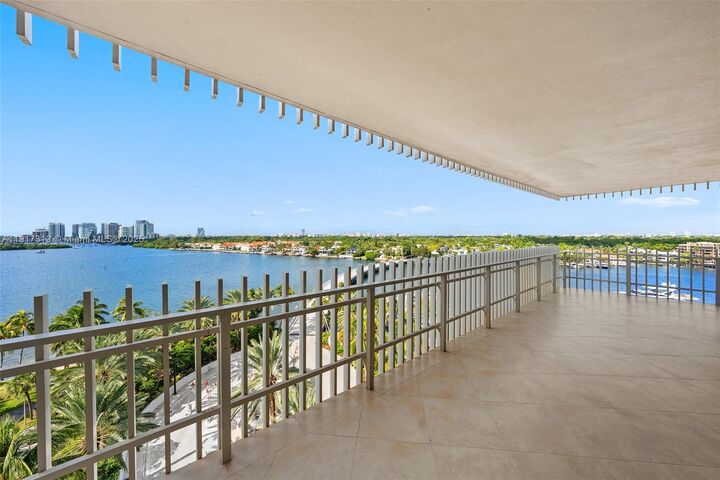 Property Photo: 1 Grove Isle Dr A910 FL 33133