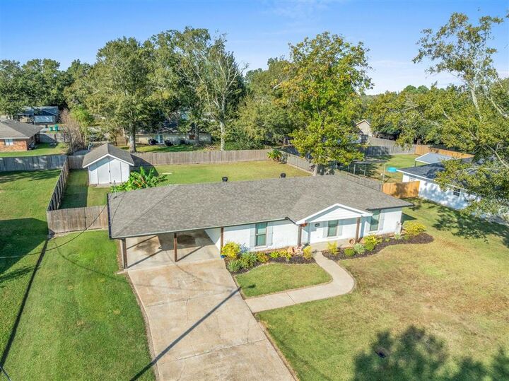 Property Photo:  6512 Sunmeadow Lane  LA 70605 