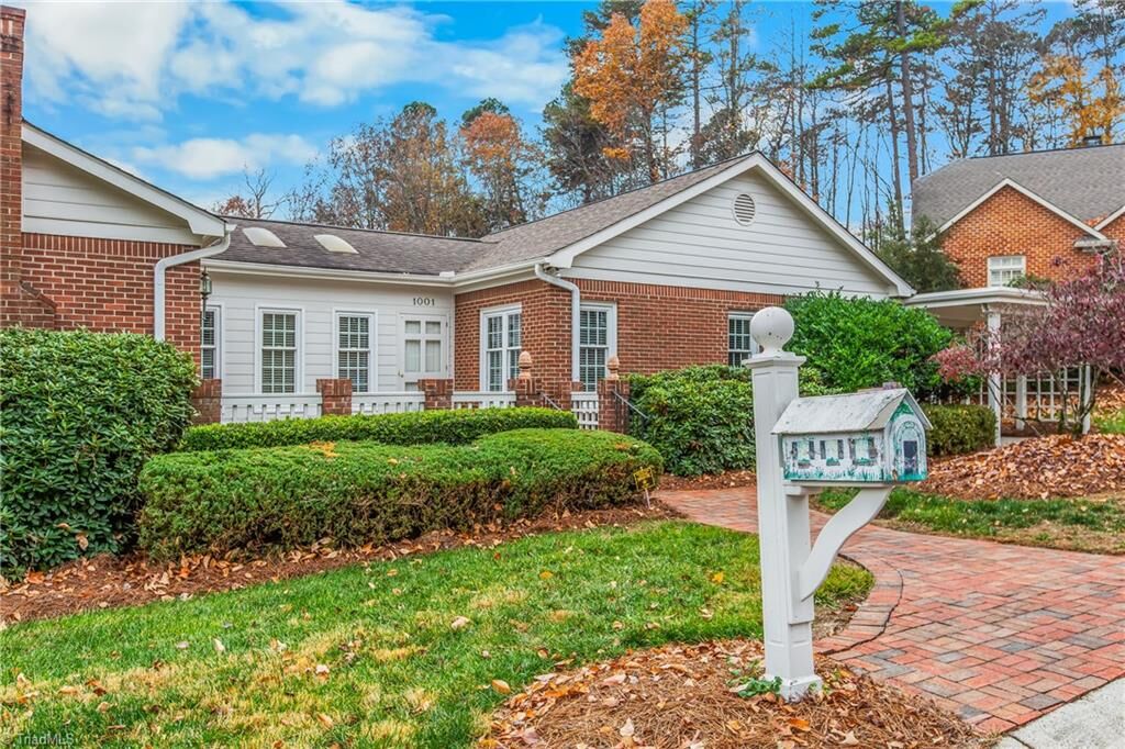Property Photo:  1001 Nuthatch Court  NC 27262 