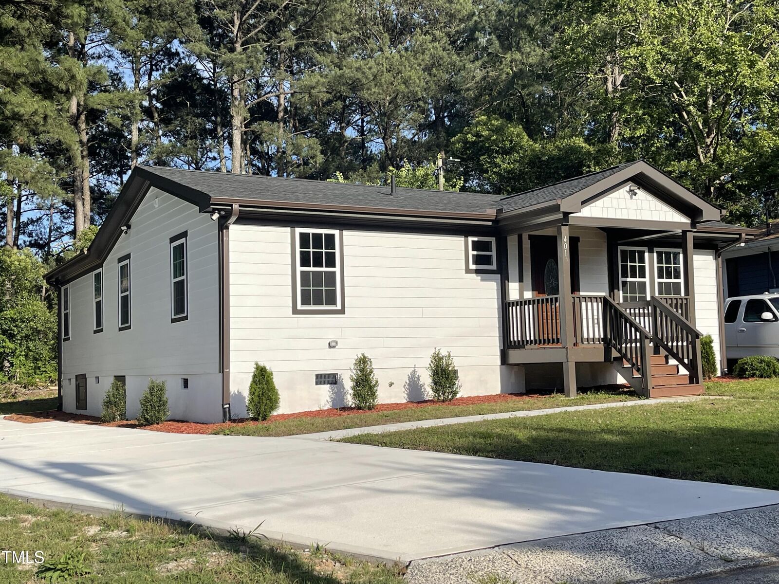 Property Photo:  401 Commonwealth Street  NC 27703 