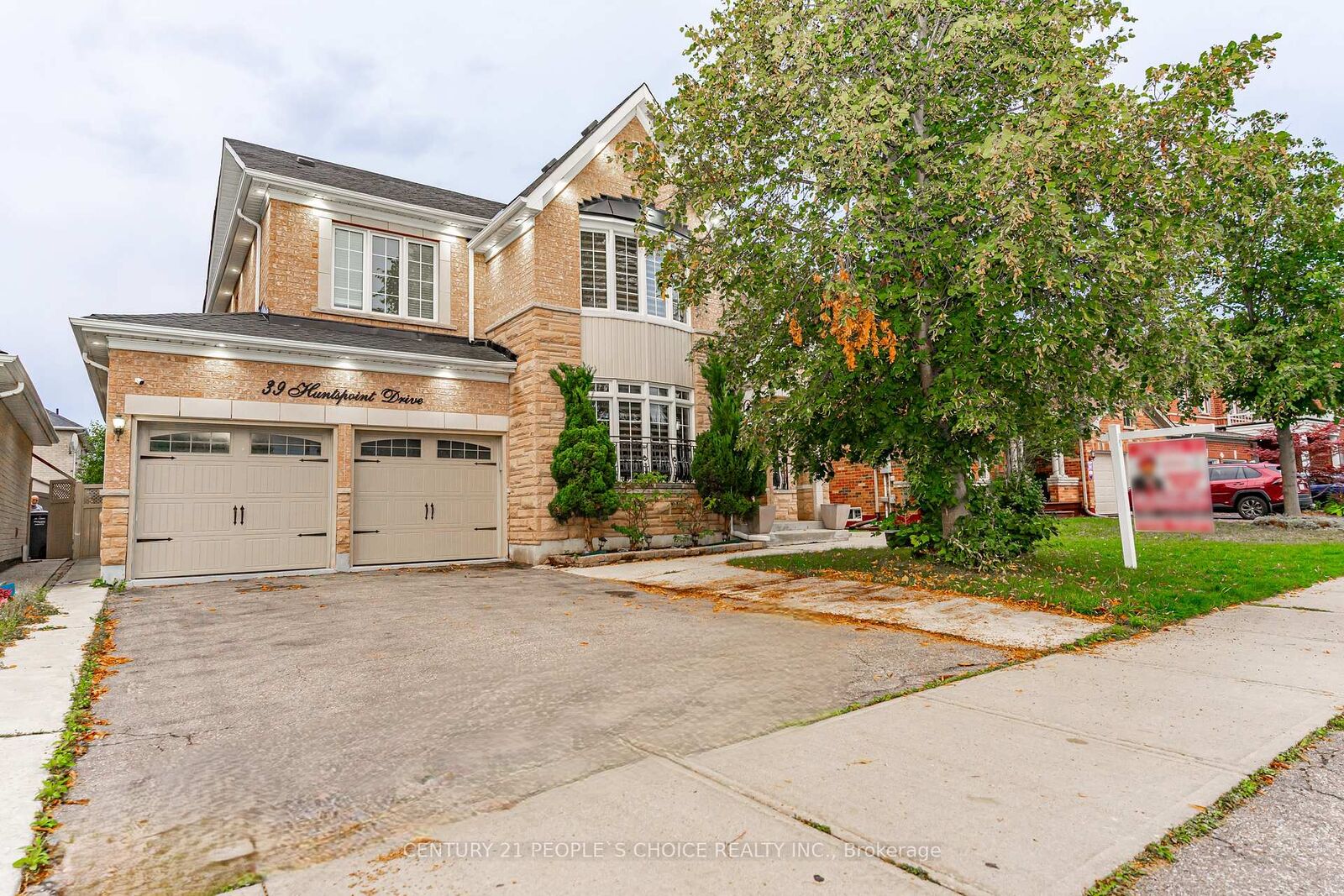 Property Photo:  39 Huntspoint Drive  ON L6P 2E9 