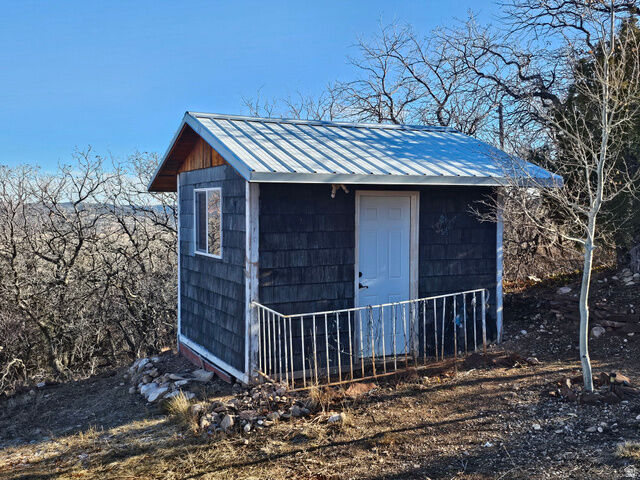 Property Photo: 1064 E Tabby Access Rd UT 84072