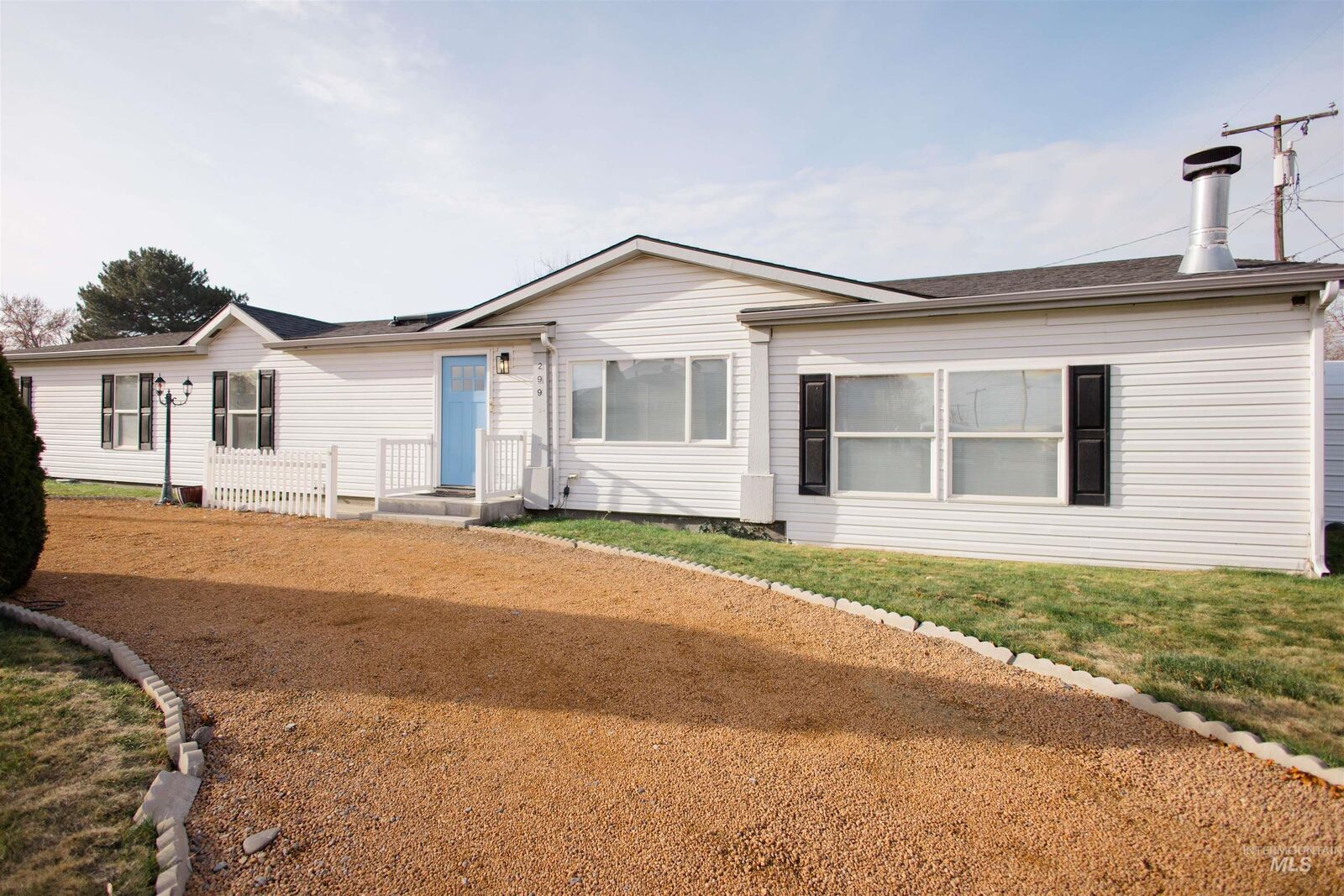 Property Photo:  299 S Lincoln St  ID 83623 