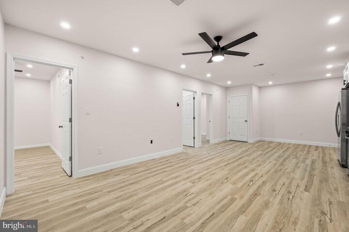 Property Photo: 437 W Girard Avenue 39 4 PA 19123