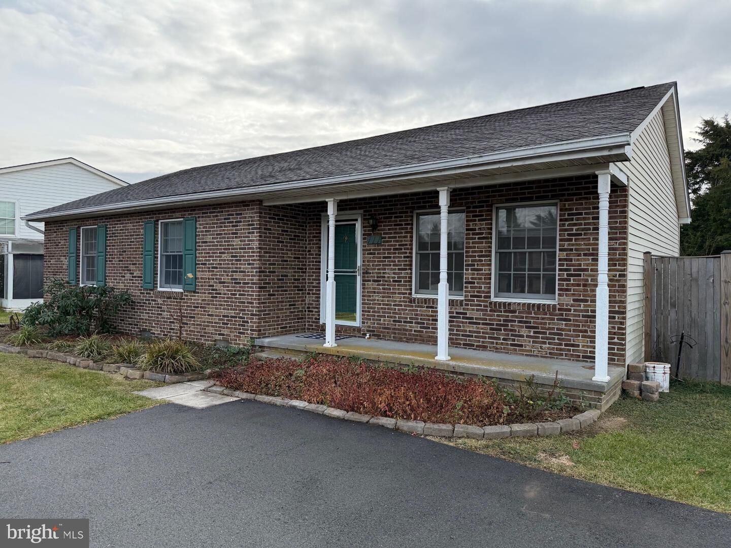 Property Photo: 111 Meadowview Court VA 22602