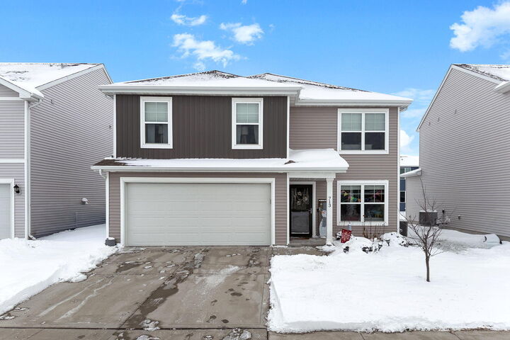 713 Elizabeth Ln NW  Bondurant IA 50035 photo