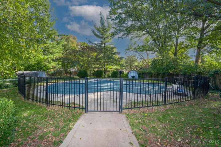 Property Photo: 5625 Shady Hollow Lane OH 45230