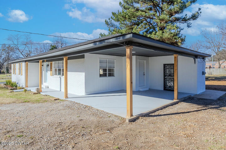 Property Photo:  619 Austin Street  TN 38012 