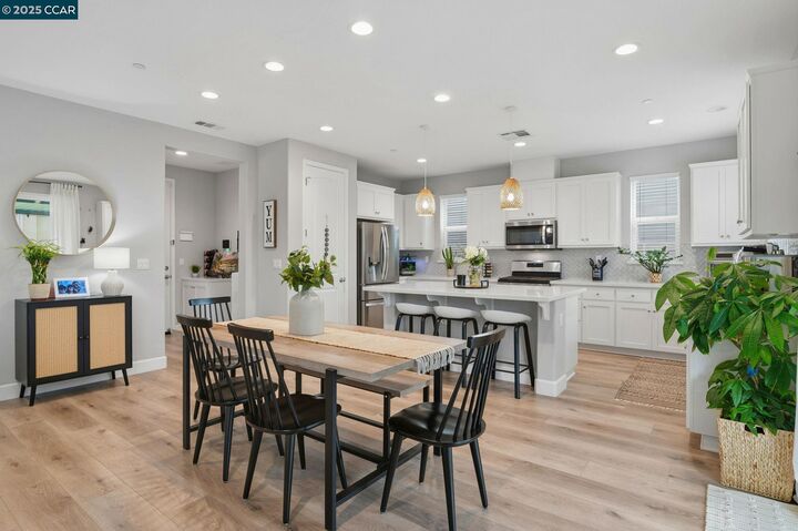 Property Photo:  5227 Waterleaf Ln  CA 94534 