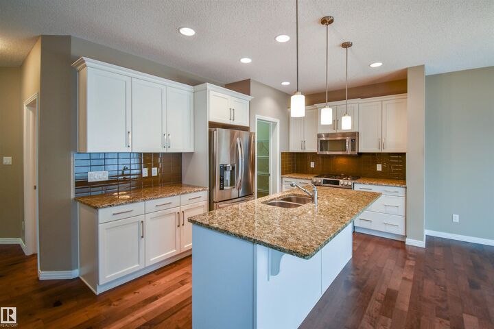 Property Photo: 19 Meadowgrove Lane AB T7X 0W2