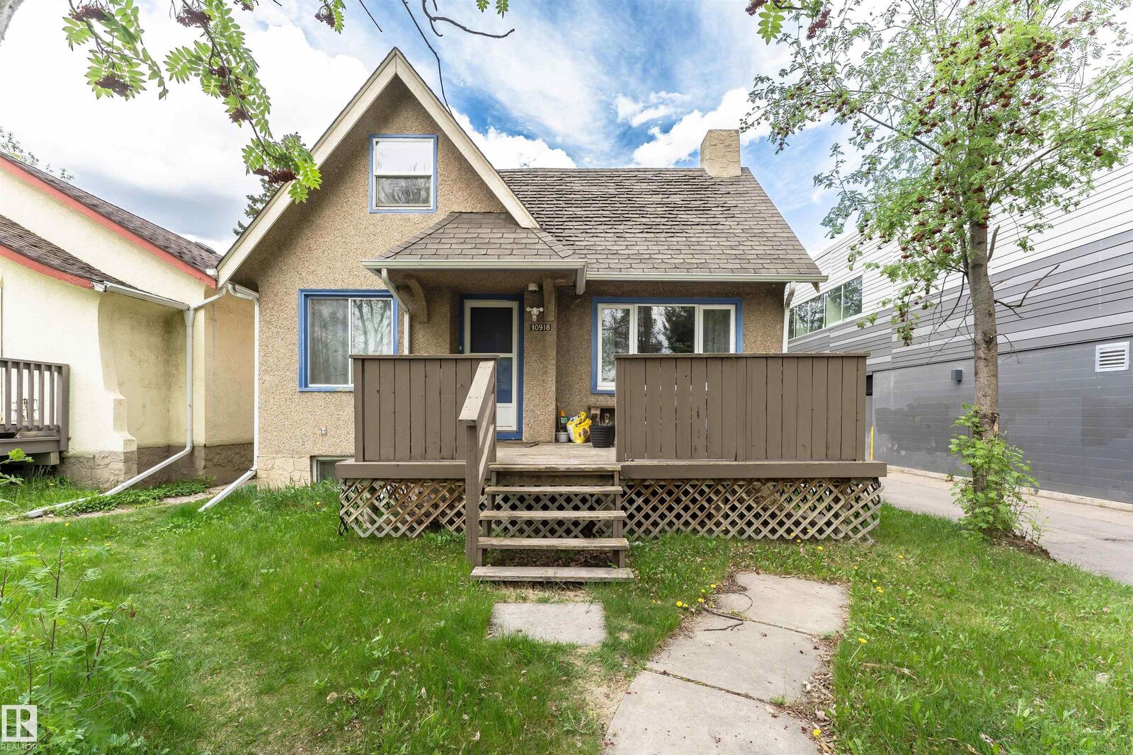 Property Photo: 10918 84 Avenue NW AB T6G 0V4
