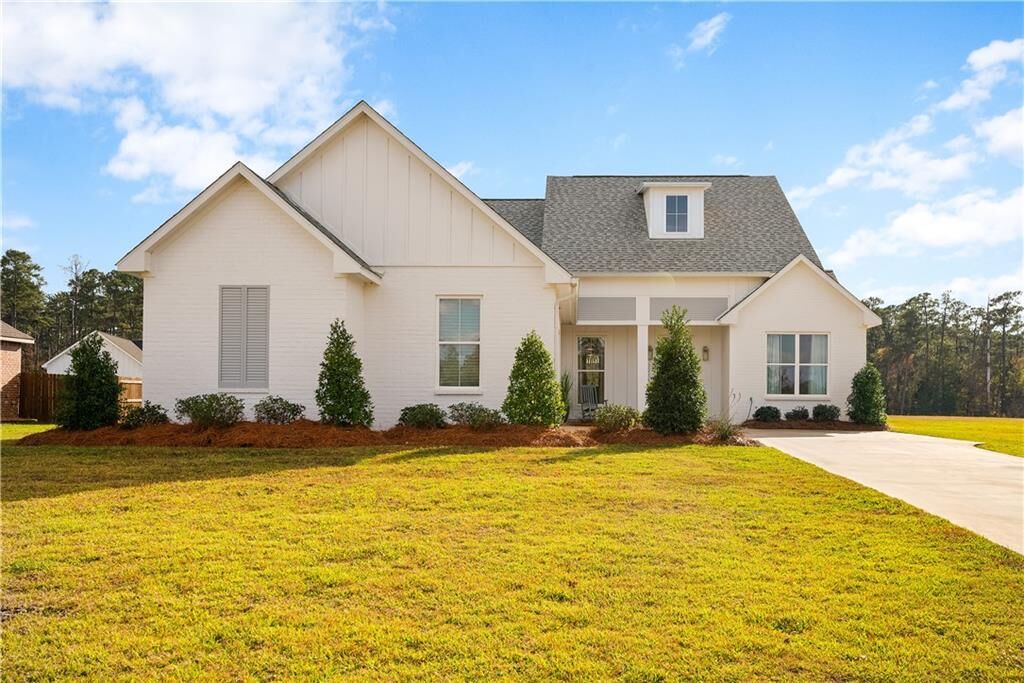 Property Photo:  2216 Forest Trail  LA 71485 