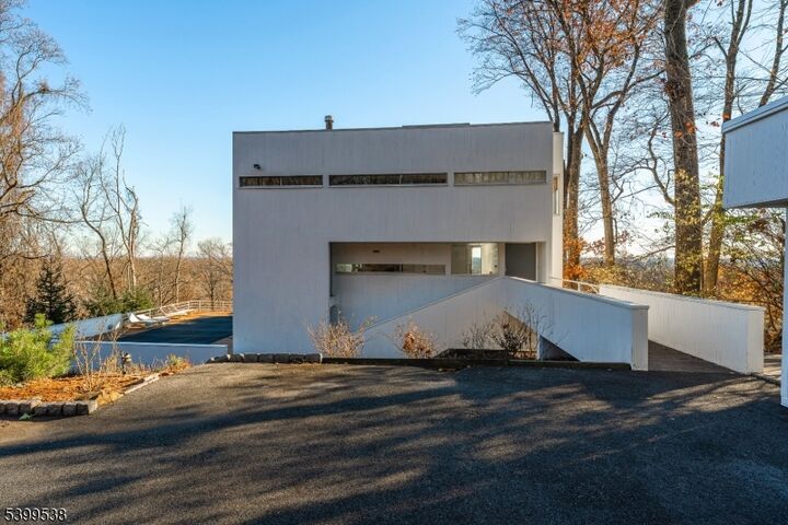 1152 Johnston Dr  Watchung Boro NJ 07069 photo