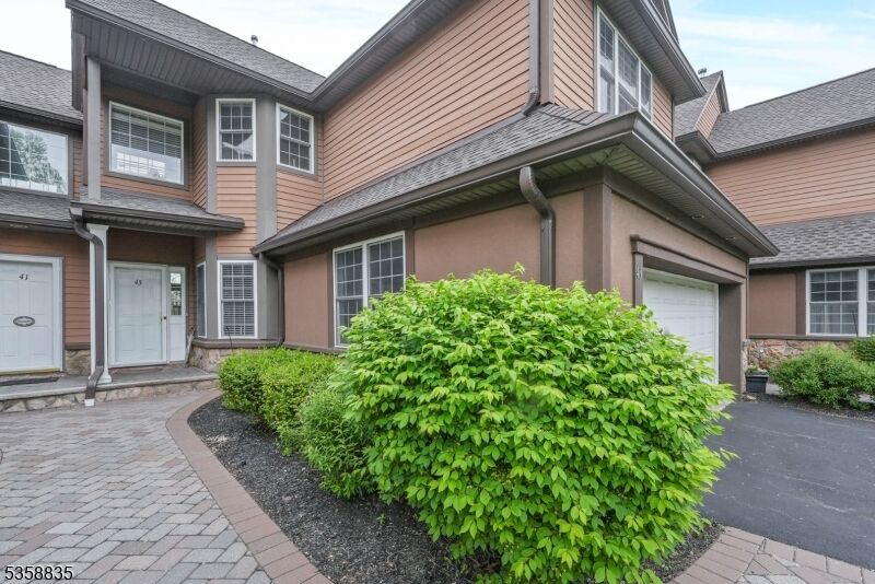 Property Photo:  43 Bracken Hill Rd  NJ 07419 