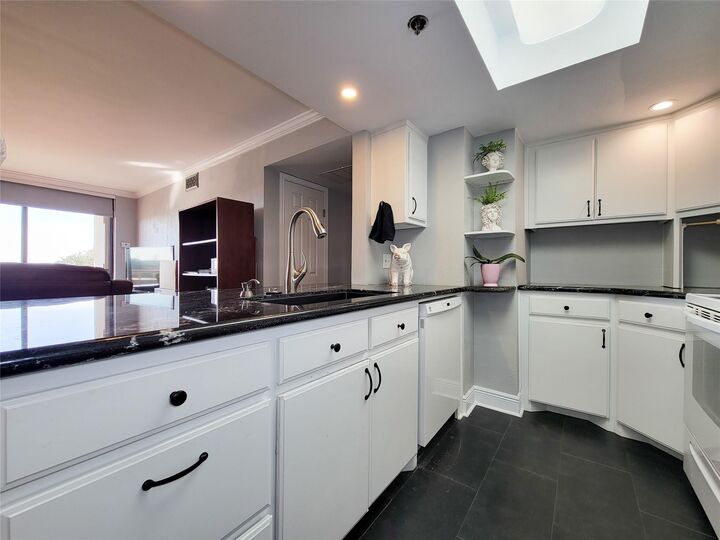 Property Photo: 3525 Sage Road 402 TX 77056