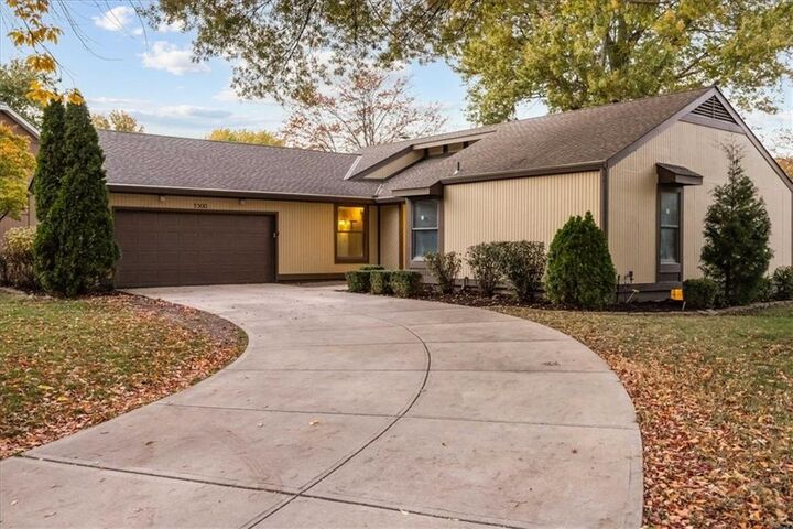 2300 W Post Oak Road  Olathe KS 66061 photo