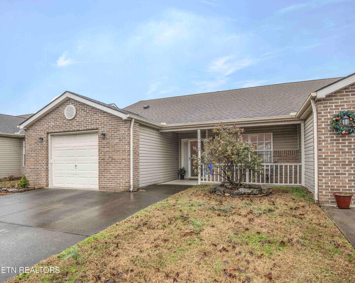 Property Photo: 9919 Tinsmith Way TN 37931