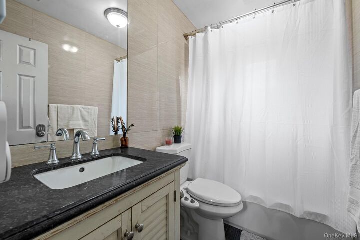 Property Photo: 2953 Kingsland Avenue NY 10469