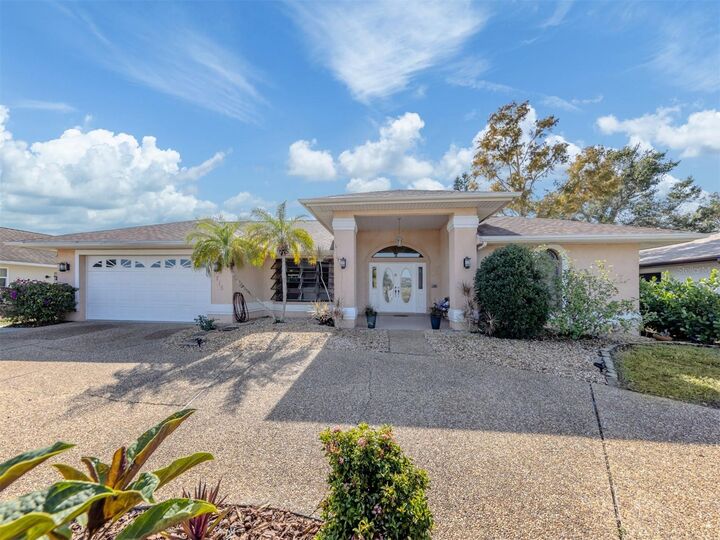 Property Photo: 1215 Paradise Way FL 34285