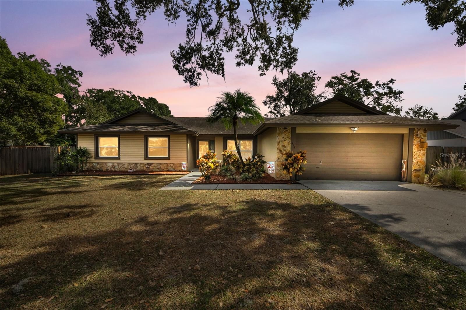 Property Photo:  415 Bayfield Drive  FL 33511 