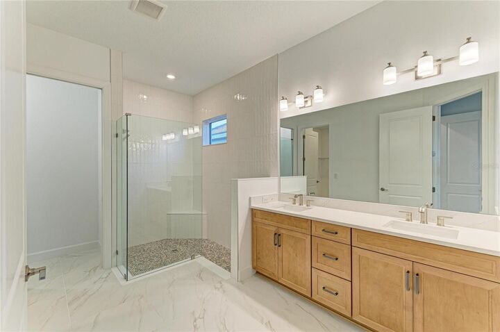 Property Photo:  3303 Vicenza Ct  FL 34211 