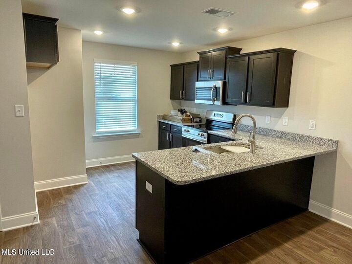 Property Photo:  106 Red Bird Cove  MS 38668 