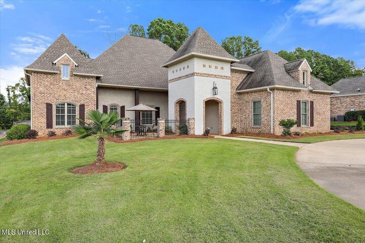 Property Photo: 213 Ironwood Plantation Boulevard MS 39110