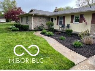 Property Photo:  916 Dreamy Street  IN 46142 