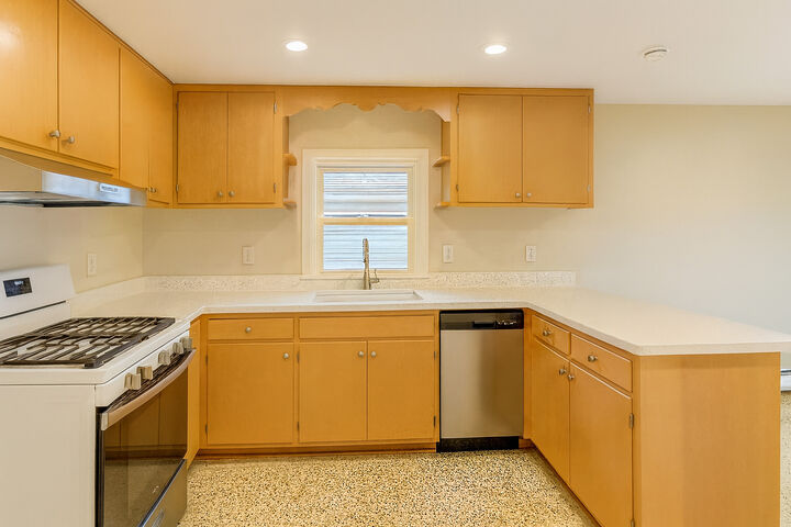 Property Photo: 4900 N Ridgewood Avenue IL 60706
