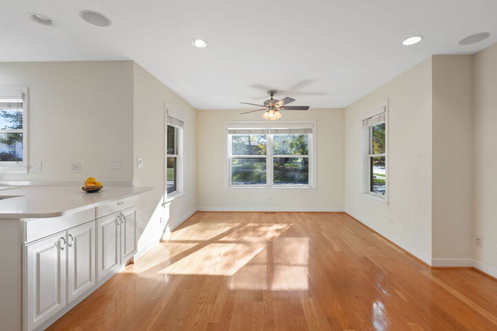 Property Photo: 5333 Fairview Avenue IL 60515