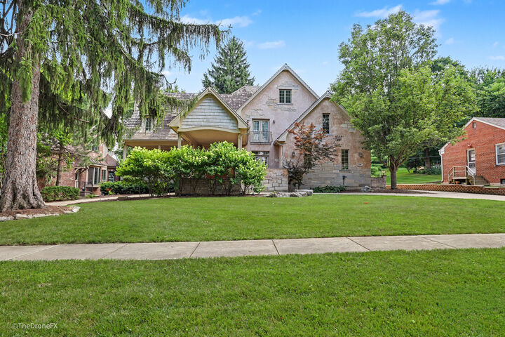 Property Photo:  130 Fuller Road  IL 60521 