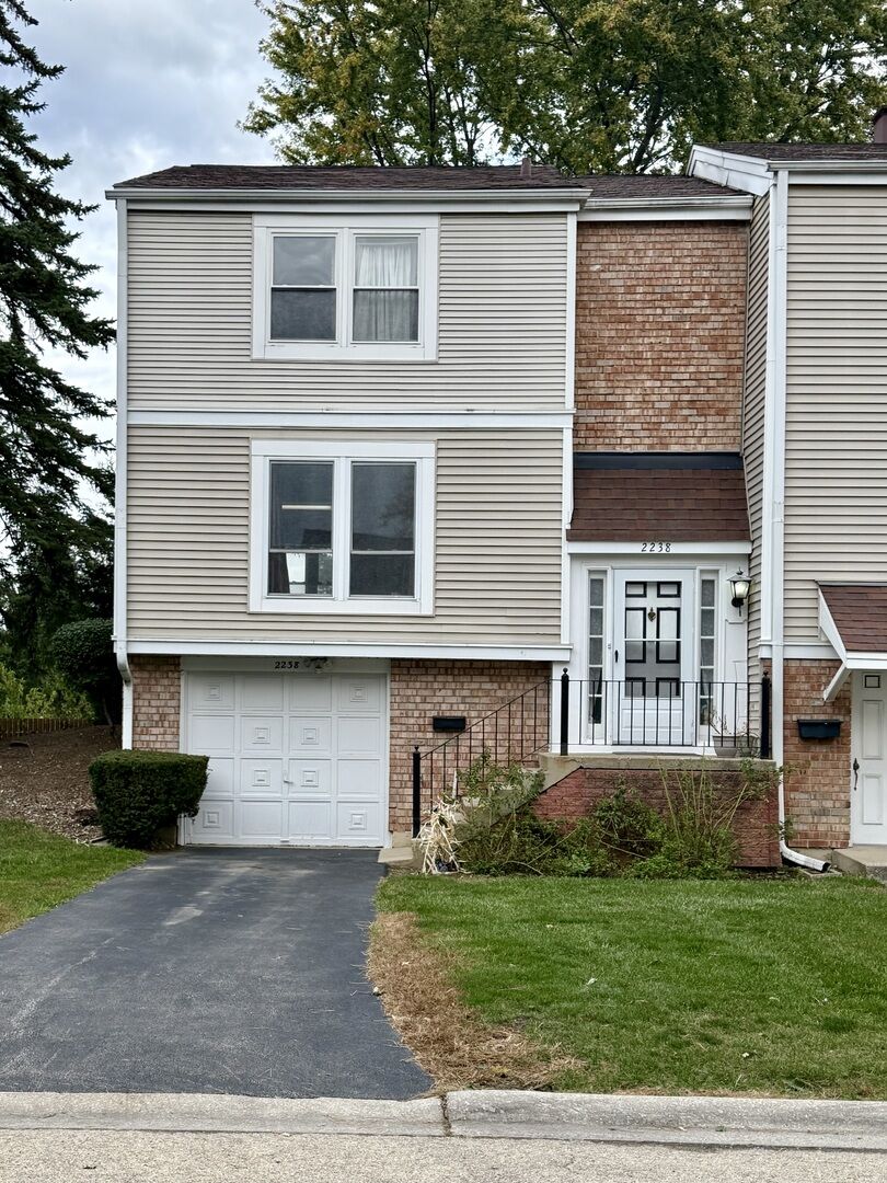 Property Photo: 2238 Clifton Place IL 60169
