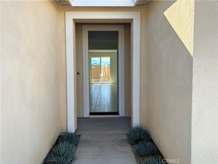 Property Photo:  65151 Avenida De Nuves  CA 92240 
