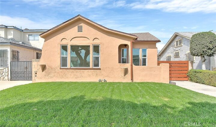 Property Photo:  547 W 106th  CA 90044 