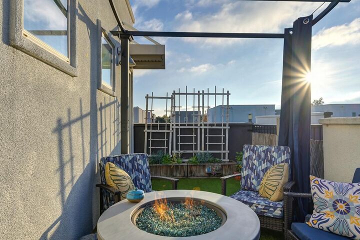 Property Photo: 216 Box Lane CA 95818