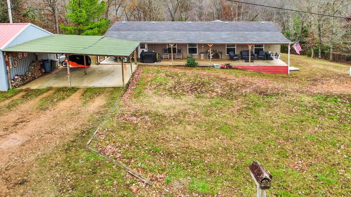 Property Photo: 124 Old Lafayette Rd TN 37023