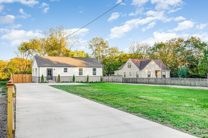 Property Photo:  3819A Edwards Ave  TN 37216 