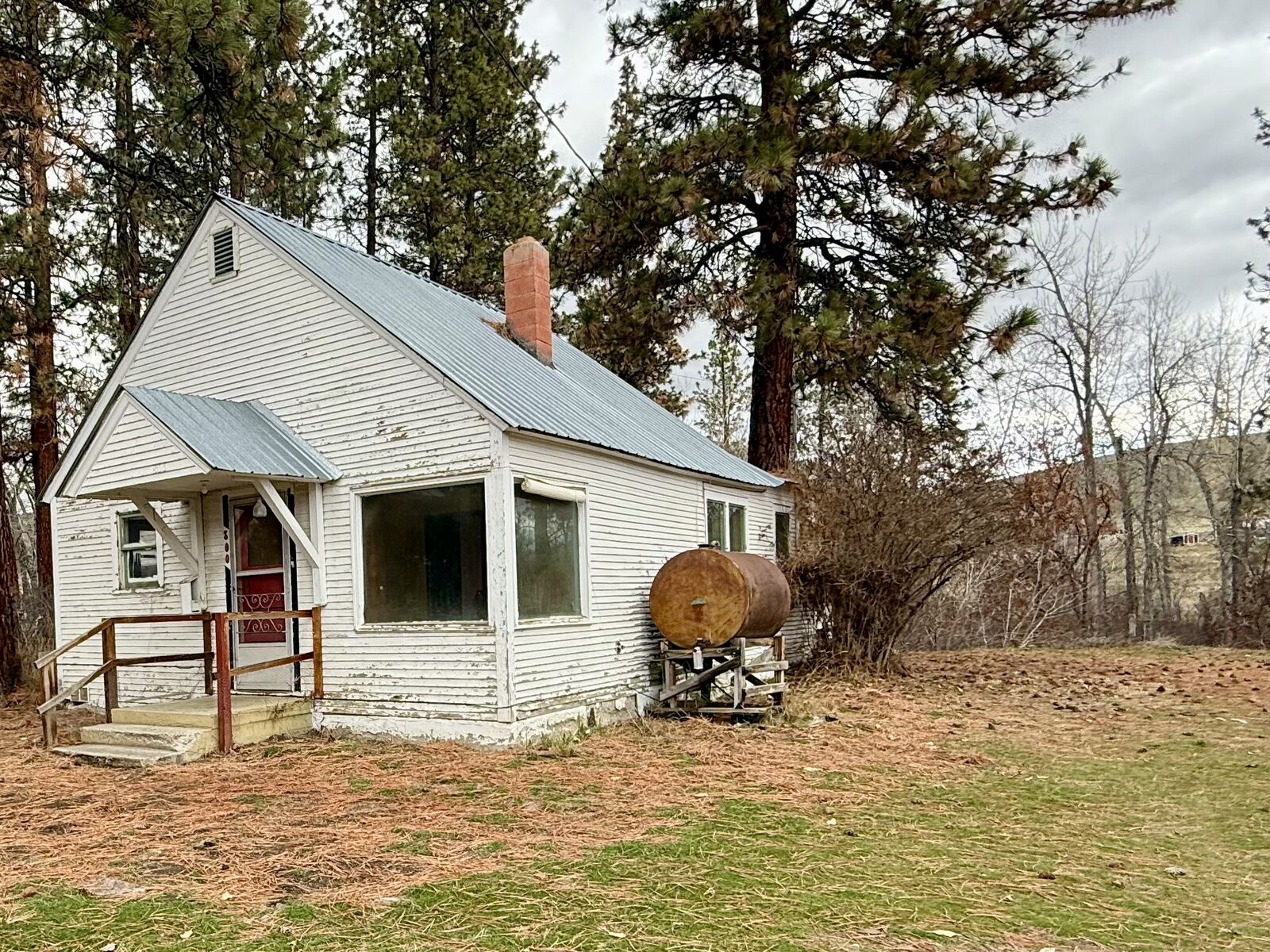 Property Photo: 800 Central Avenue MT 59845