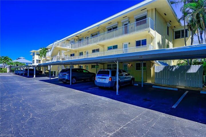 Property Photo: 1100 8th Ave S 309C FL 34102