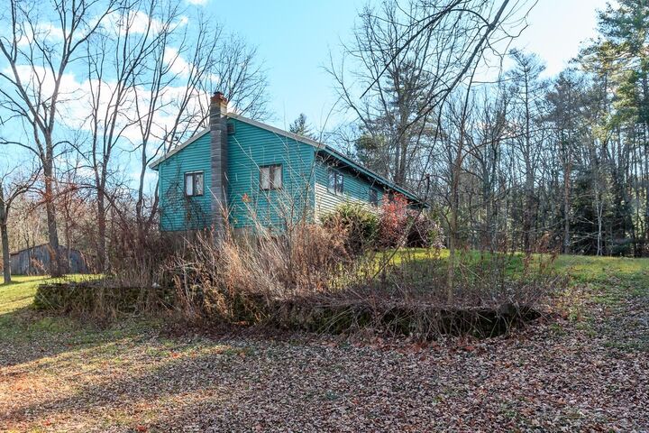 Property Photo: 396 Dearborn Road NH 03032