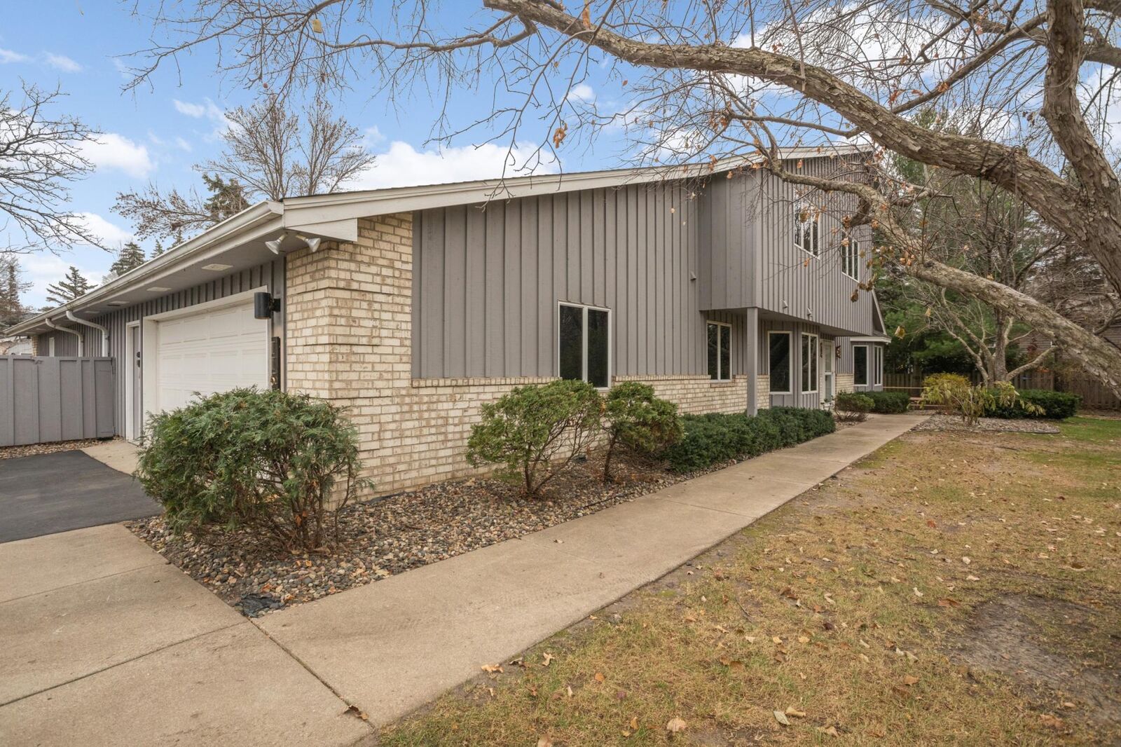 Property Photo:  1166 Kingsley Court S  MN 55118 