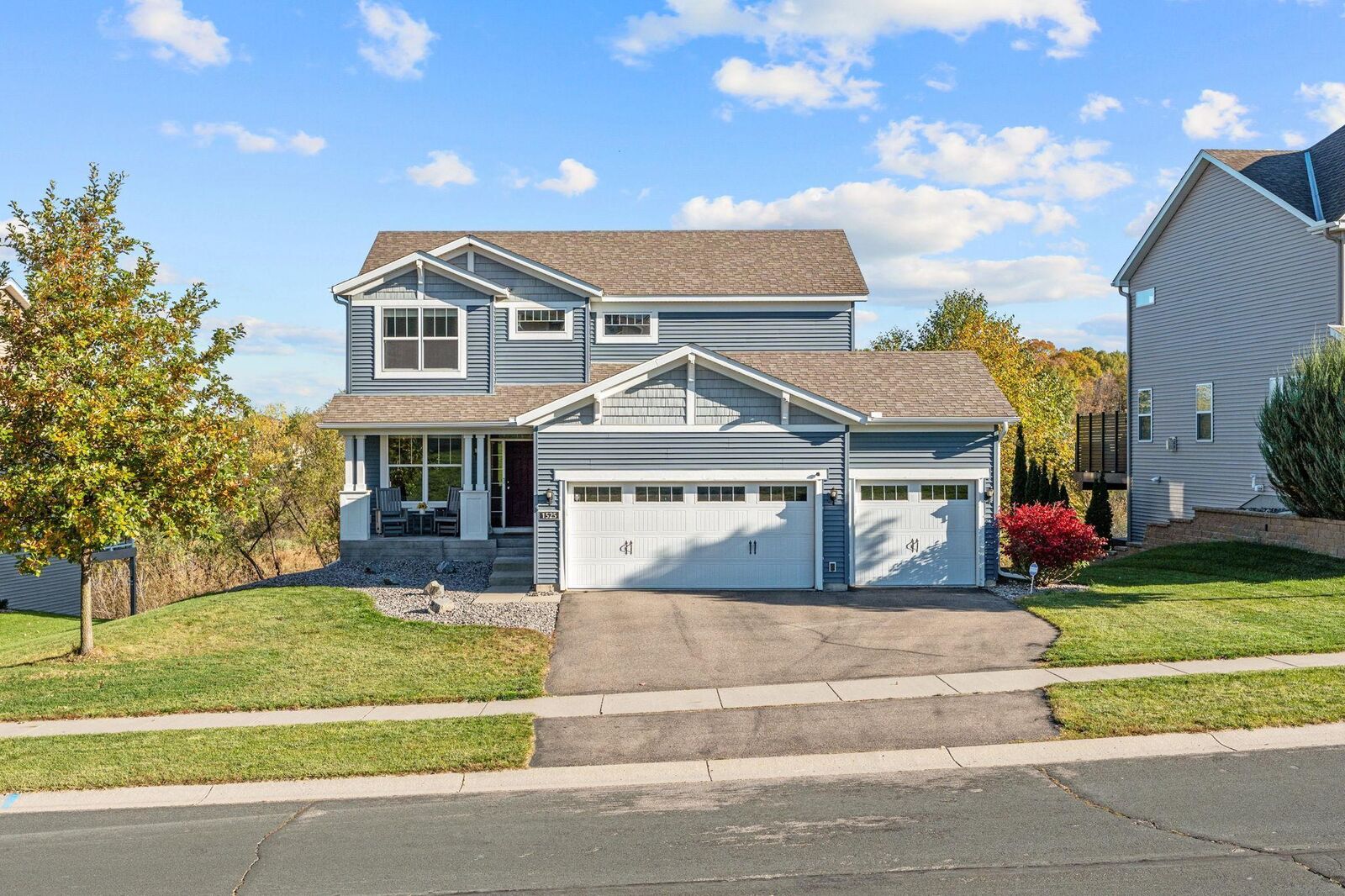 Property Photo:  1525 Hemlock Way  MN 55317 