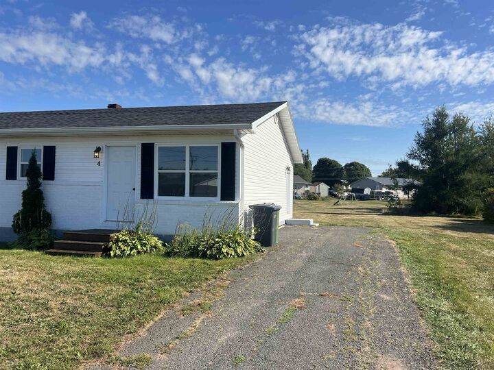 Photo de la propriété: 4 Elizabeth Crescent PE C1B 1K4